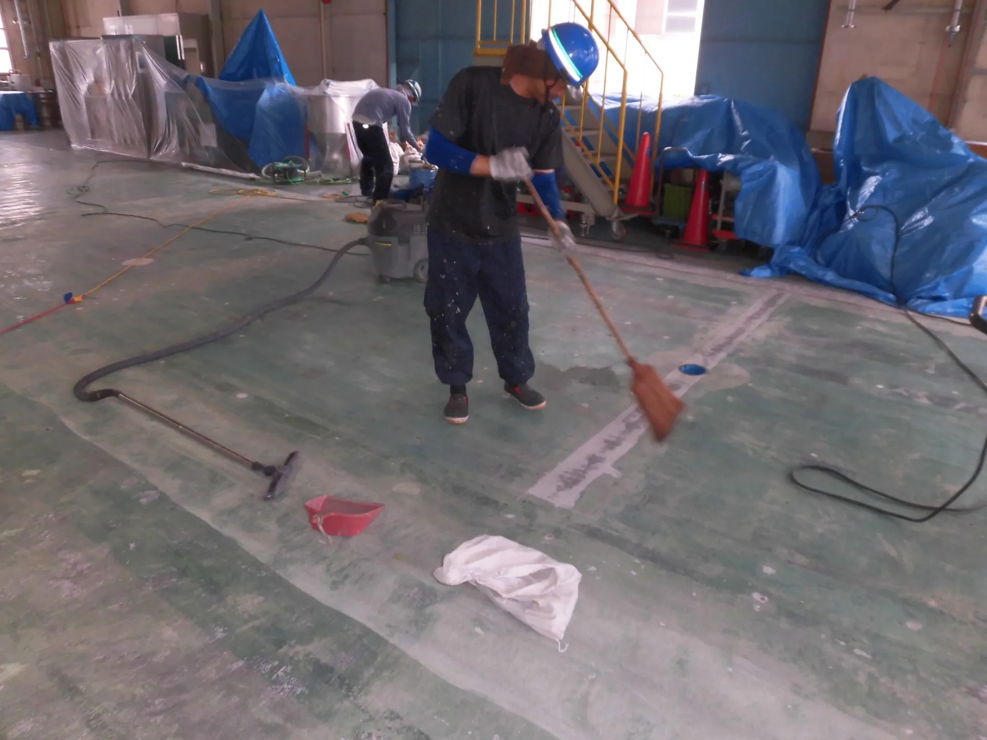 塗床塗装第一は下地処理が重要